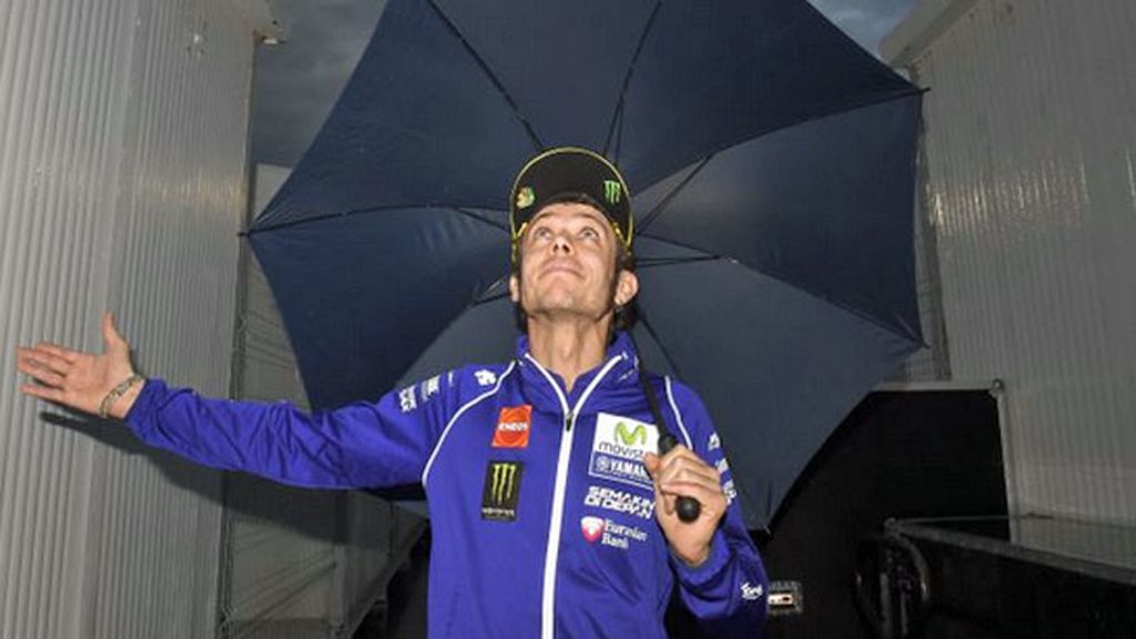 ¿Qué hacen los pilotos de MotoGP cuando no pueden rodar por el mal tiempo?
