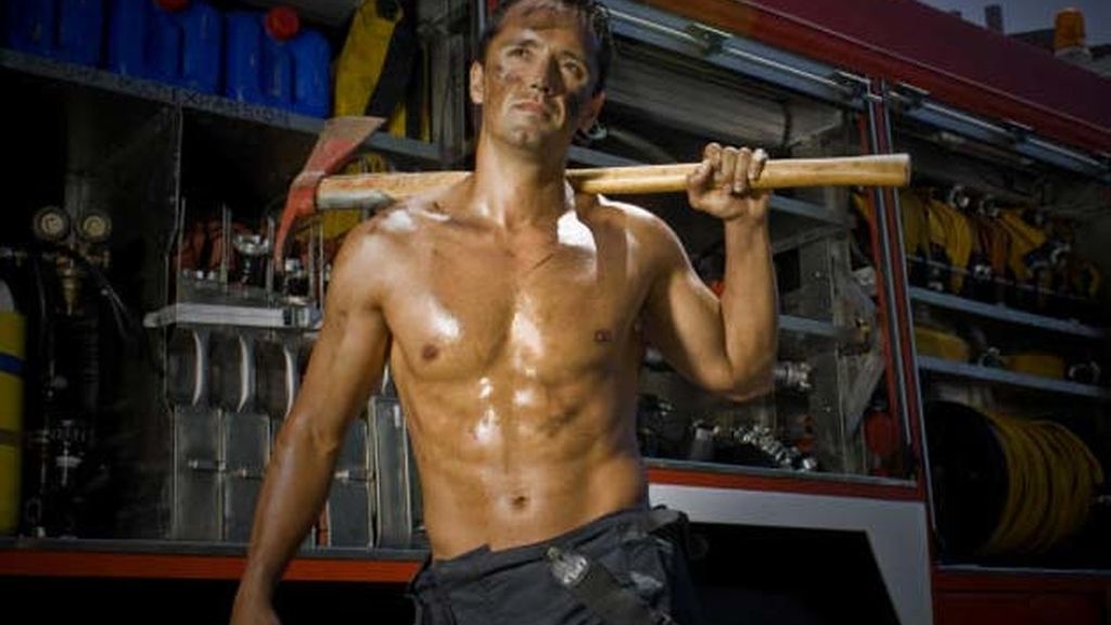 Calendario 2010 de los bomberos de Tenerife