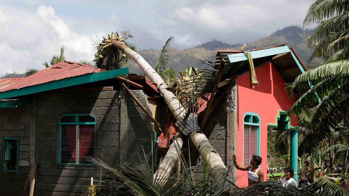 Destrozos causados por el tifón Pablo en Filipinas