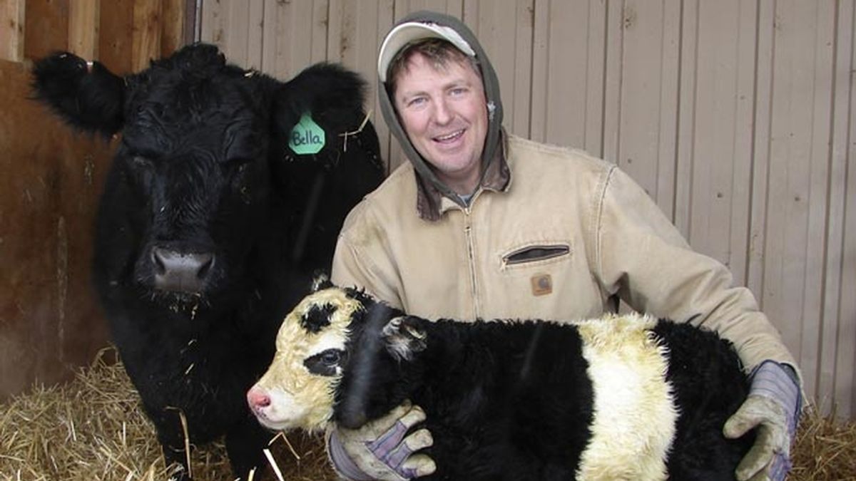El granjero Chris Jessen posa con su pequeño Ben FOTO:GTRES El granjero Chris Jessen posa con su pequeño Ben FOTO:GTRES