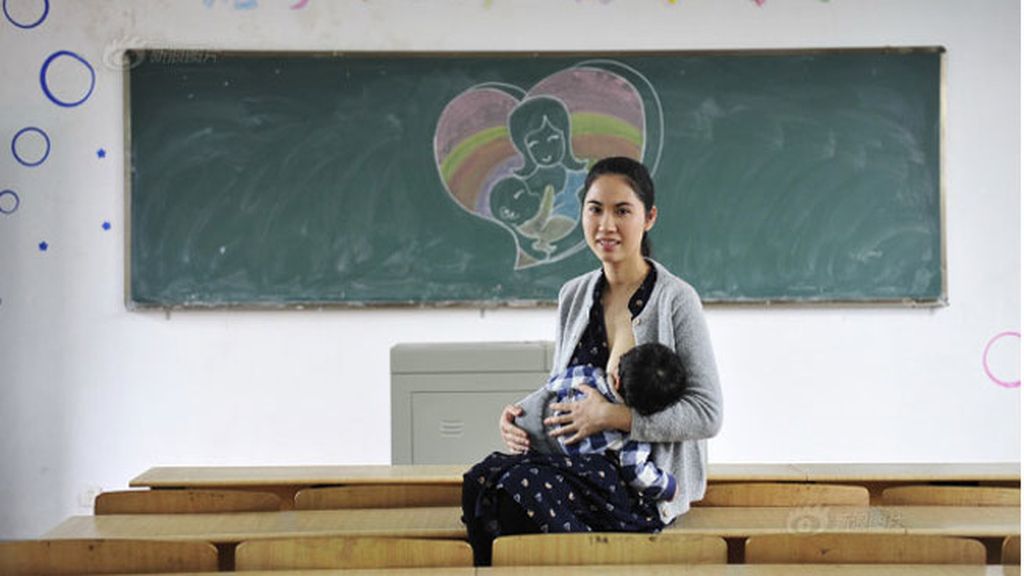 Miles de madres exigen una habitación, que no sea en los baños