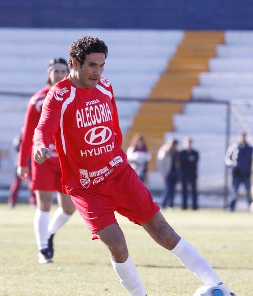 Bustamante y Maxi Iglesias, aficionados al fútbol solidario