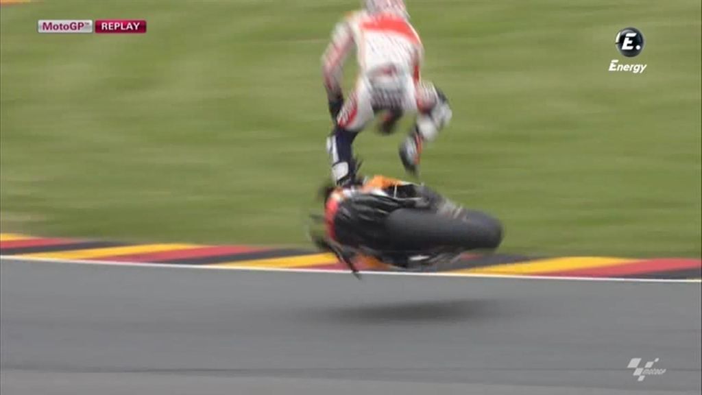 Caída muy dura de Dani Pedrosa