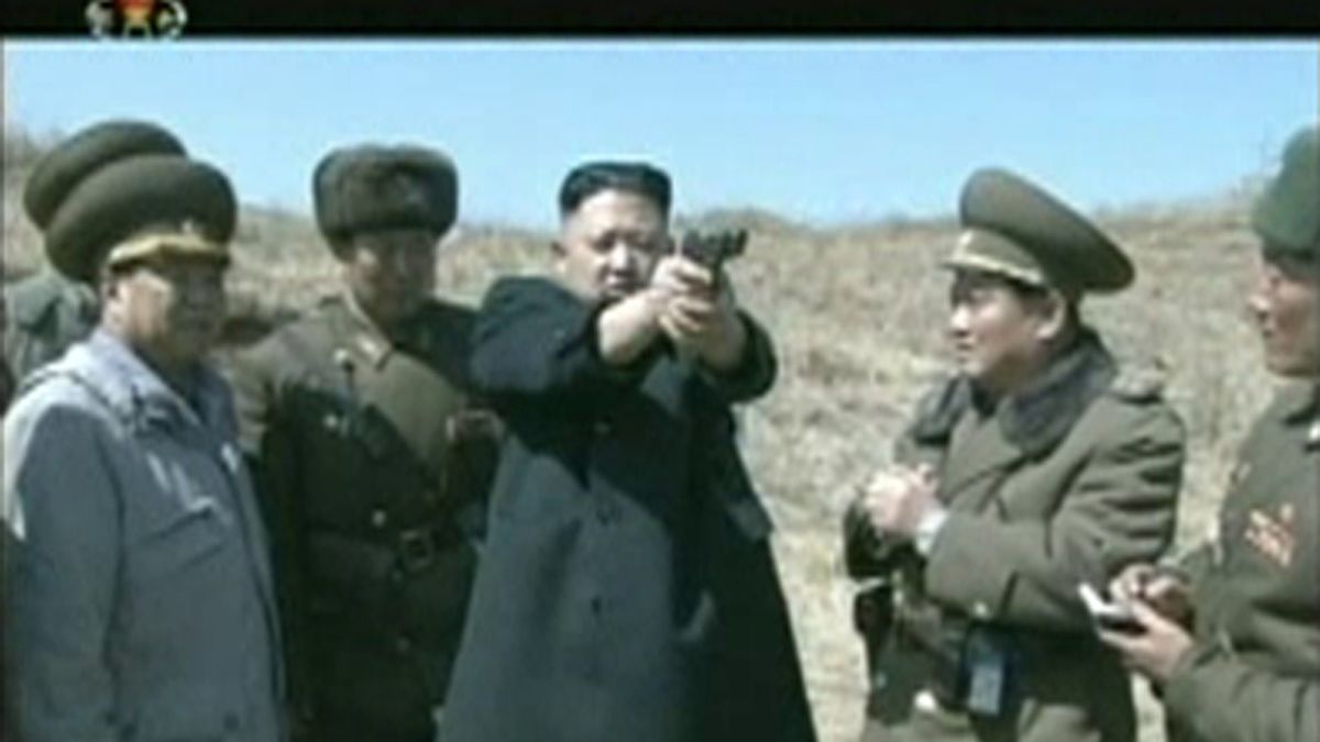 Corea del Norte ordena incrementar la producción de armas de artillería