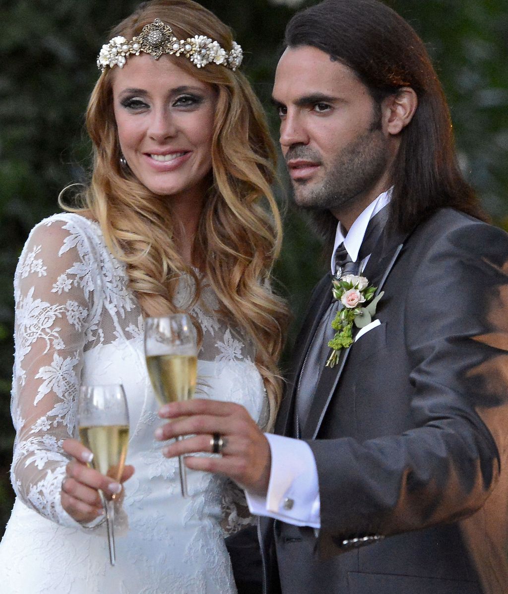 La pareja brindó ante los periodistas