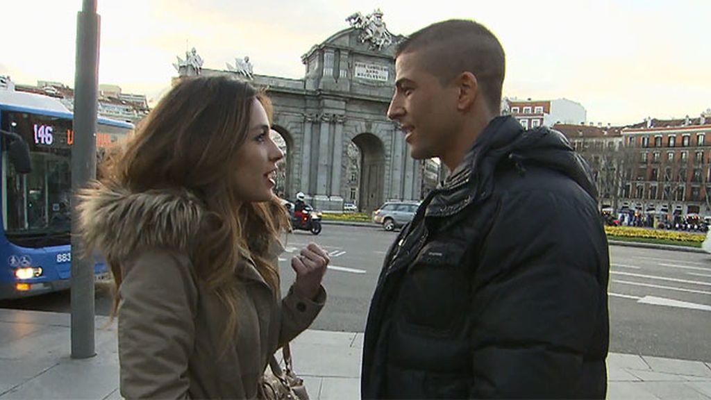 Selfies, abrazos y besos por Madrid