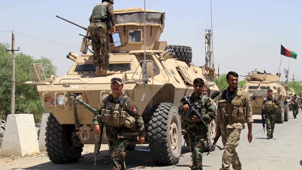 Los afganos se preparan para la batalla