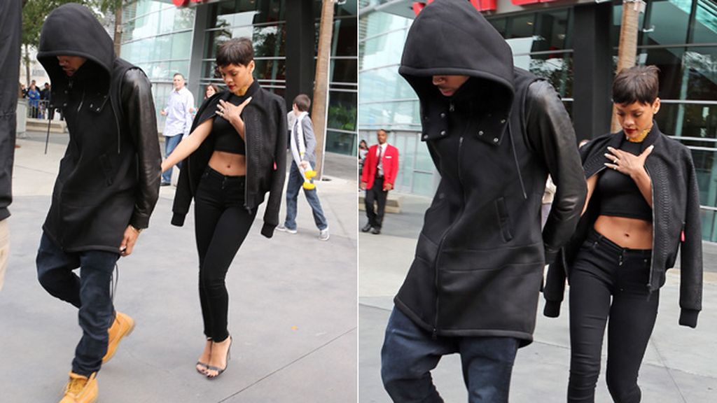 A pocos minutos de terminar el partido, la pareja salió del estadio de la mano