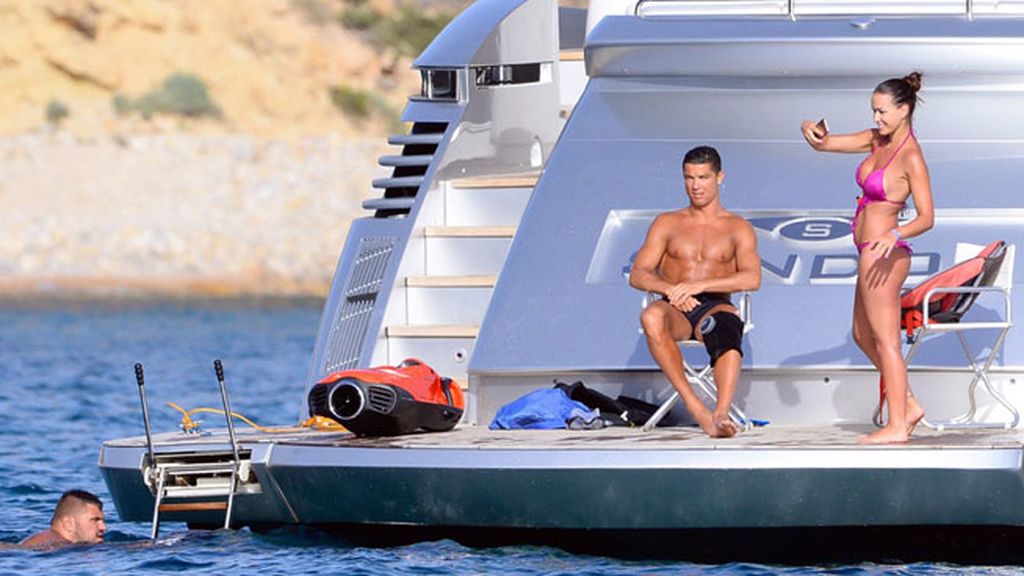 Se recupera de su lesión con su inseparable Ricardo Regufe y compañía