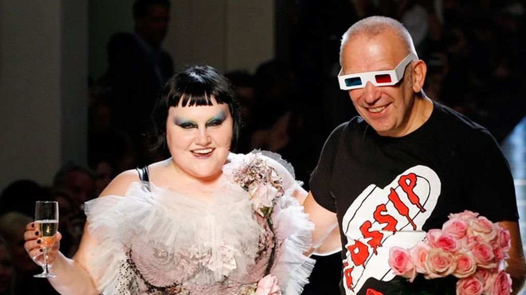 Gaultier sube a Beth Ditto a la pasarela