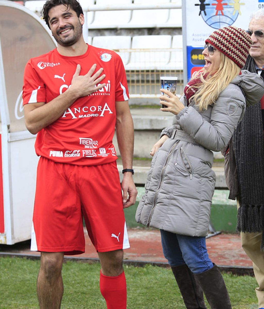Alex García, de risi-risi con Cayetana Guillén Cuervo