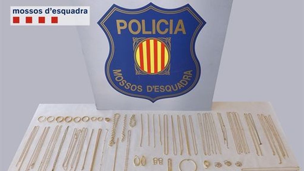 Desarticulada en Barcelona una banda dedicada a la venta de joyas falsas