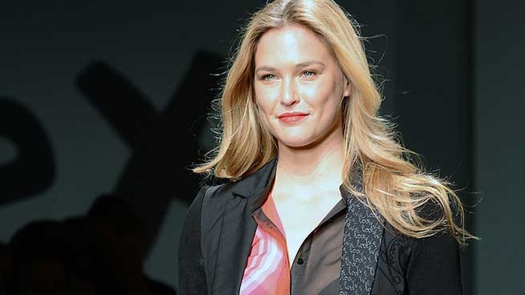 La ex de Dicaprio presentó la colección 'We love'