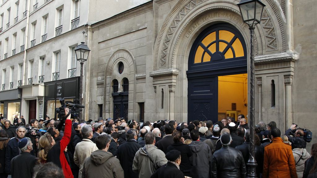 Francia se viste de luto