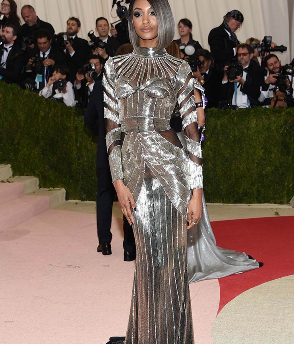 Jourdan Dunnn vestida de Balmain
