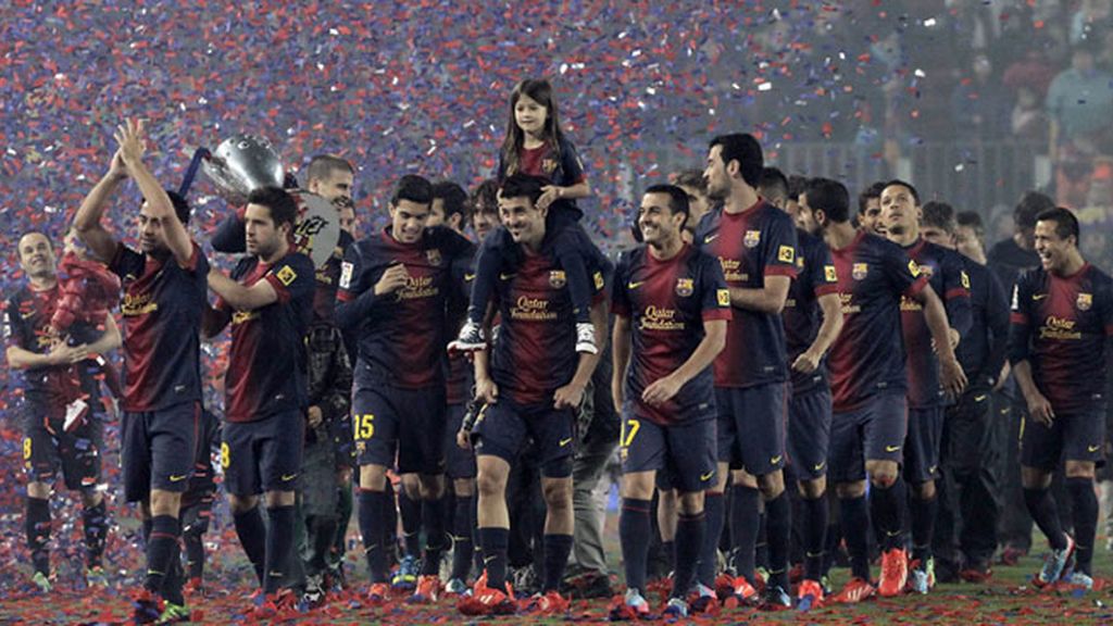 Tito y Abidal levantan la Liga
