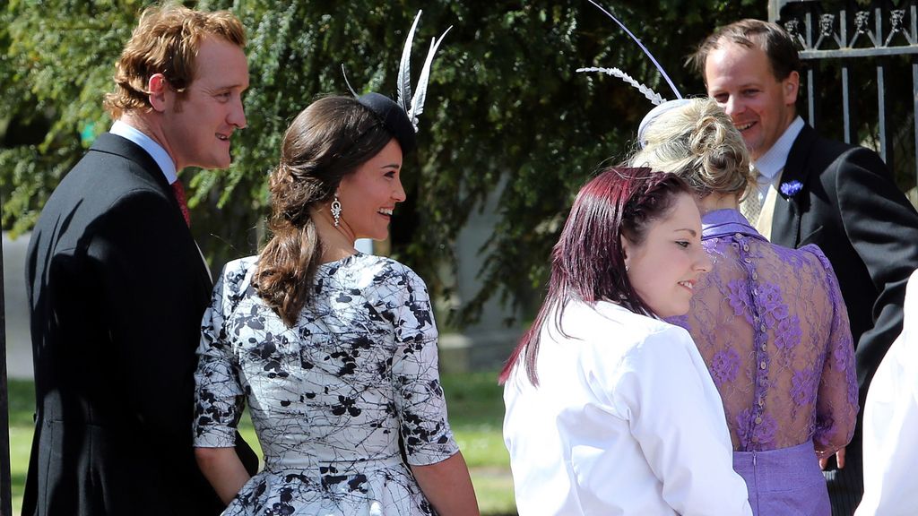 Pippa Middleton y su tocado de plumas