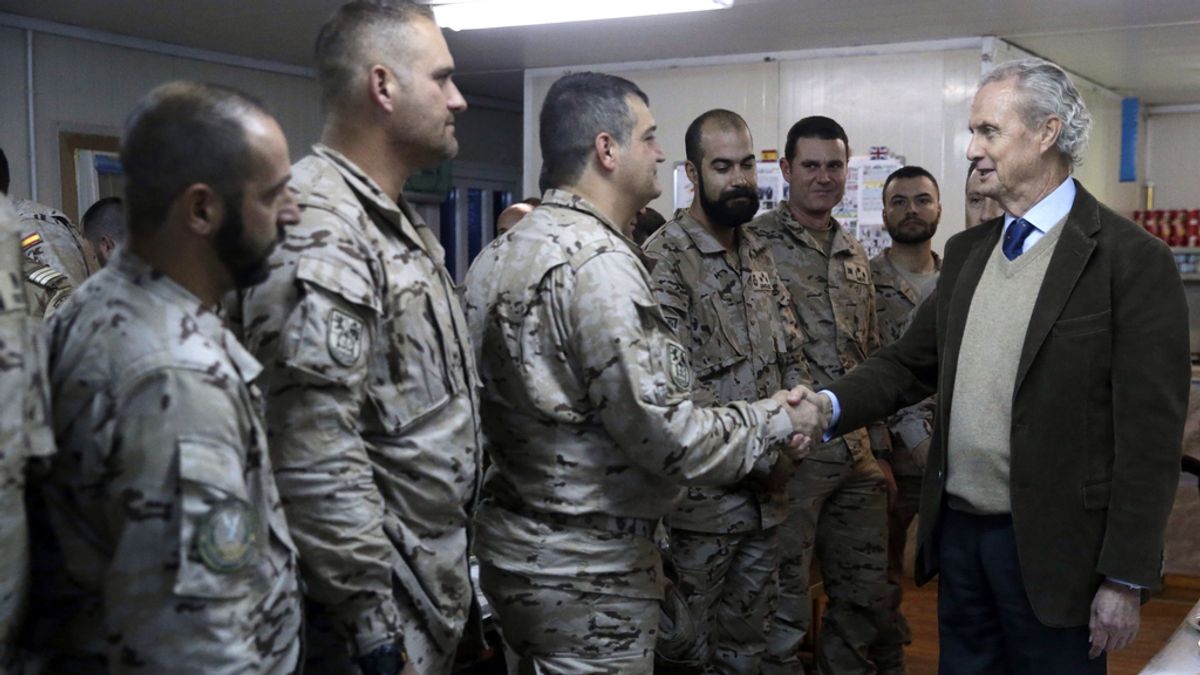 Morenés ha visto a los militares en Irak "llenos de moral y convicción" en su misión