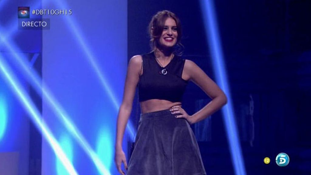 Los finalistas aplauden y piropean a los "modelos"