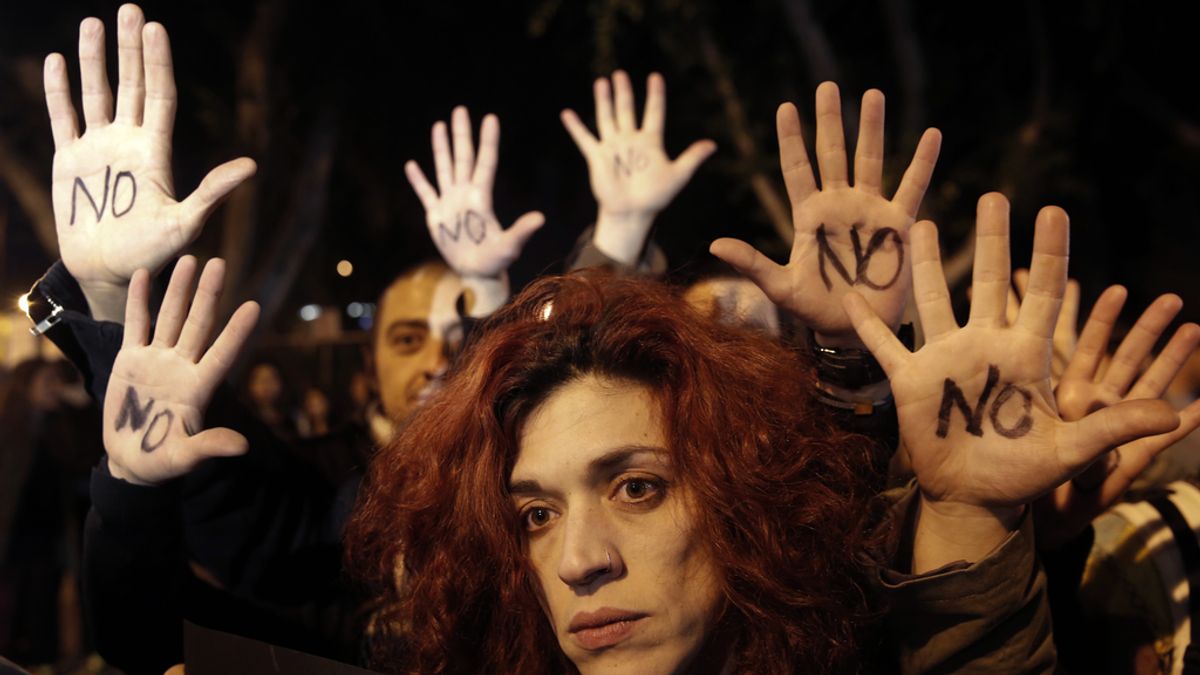 Cientos de personas salen a la calle en Chipre para protestar contra las condiciones del rescate de Bruselas