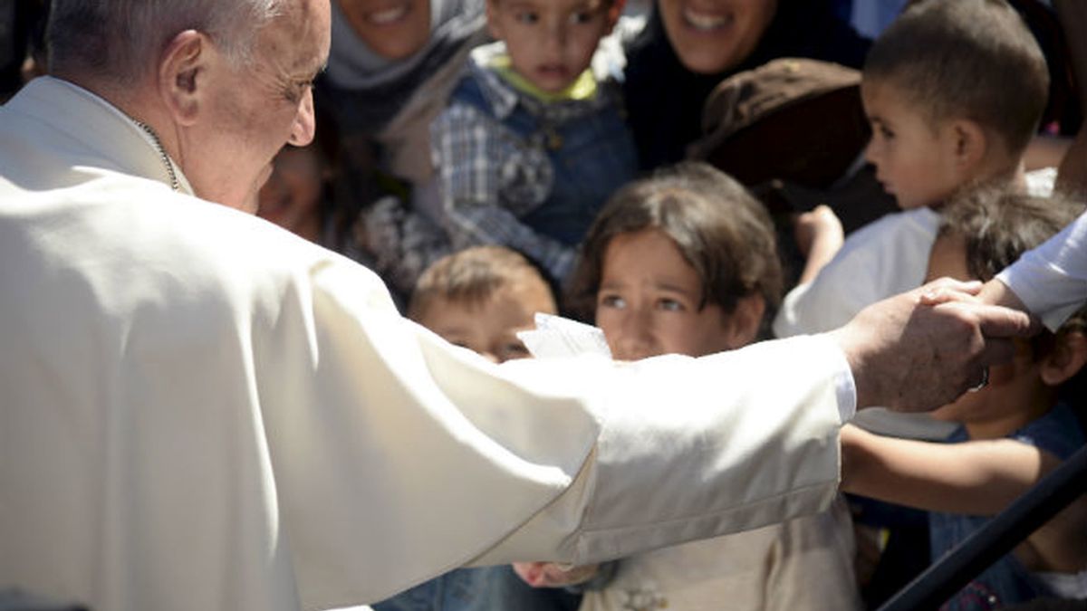 El Papa Francisco con los refugiados en Lesbos