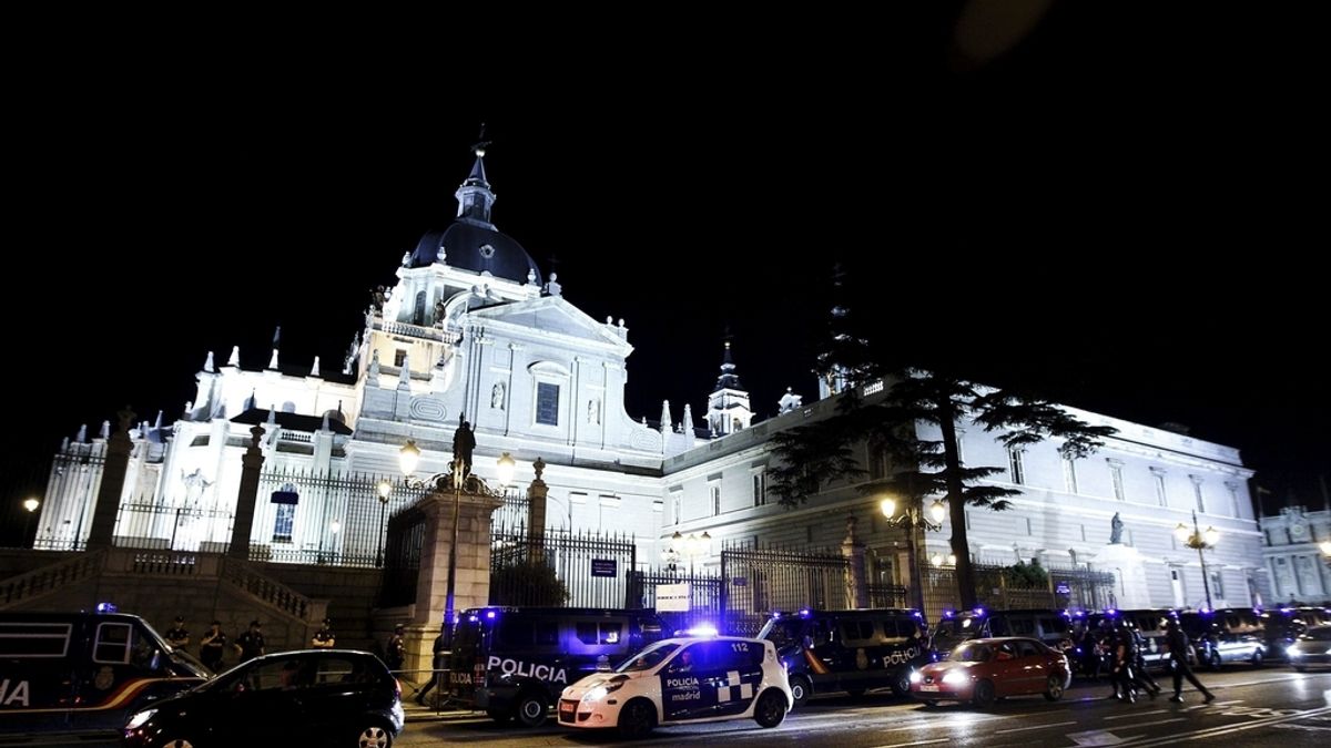 La Policía desaloja a las personas encerradas en La Almudena