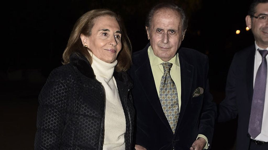 El periodista Jaime Peñafiel acudió con su mujer, Carmen Alonso