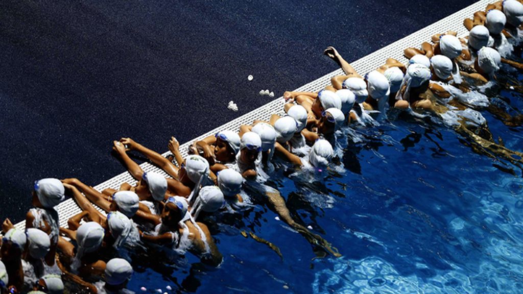 Movimientos imposibles para sumergir al espectador en la natación
