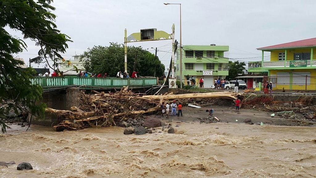 Paso de la tormenta tropical 'Erika' por Dominica