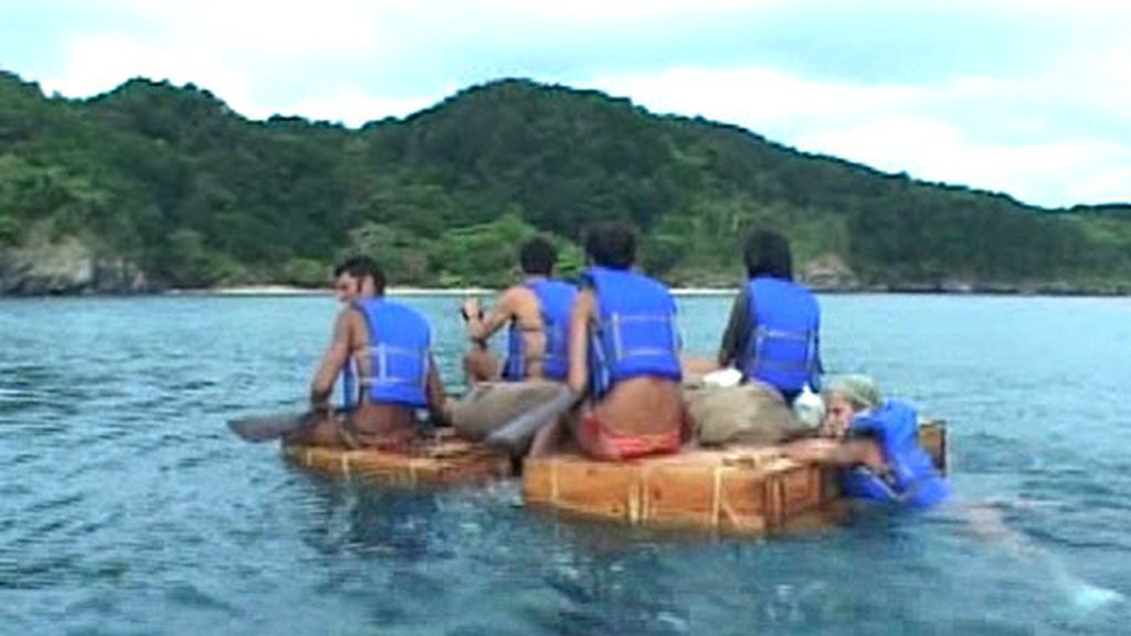 La balsa aguanta el duro viaje