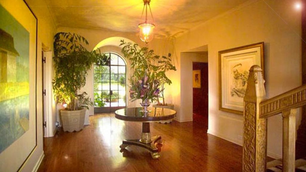 Sandra Bullock se compra una mansión con gimnasio, pista de tenis, piscina y minicine