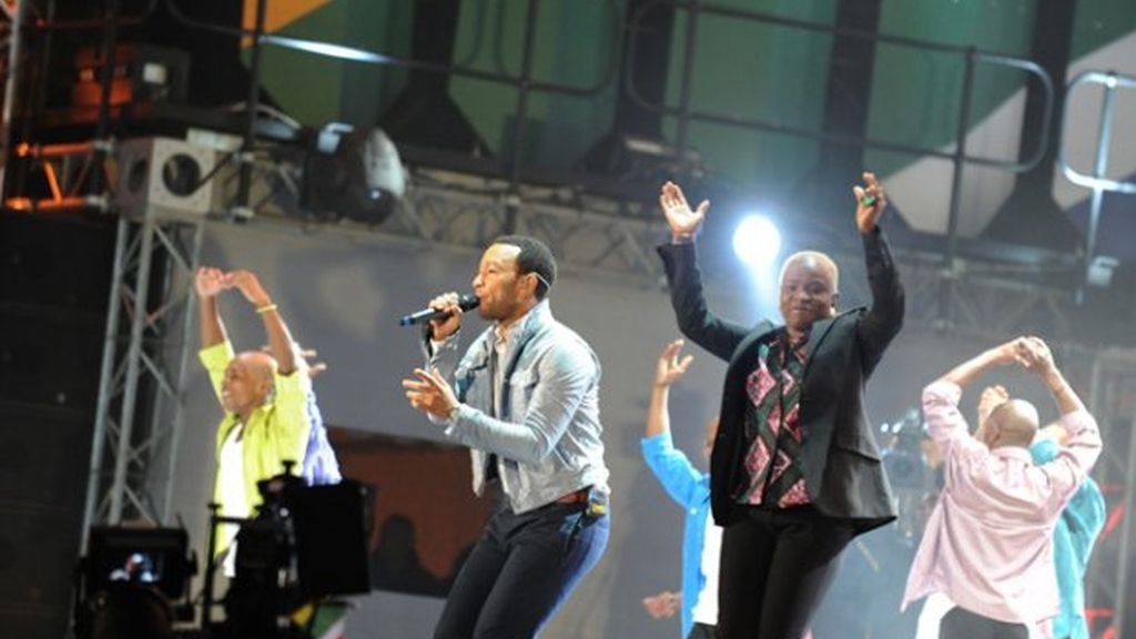 Desfile musical para el arranque del Mundial