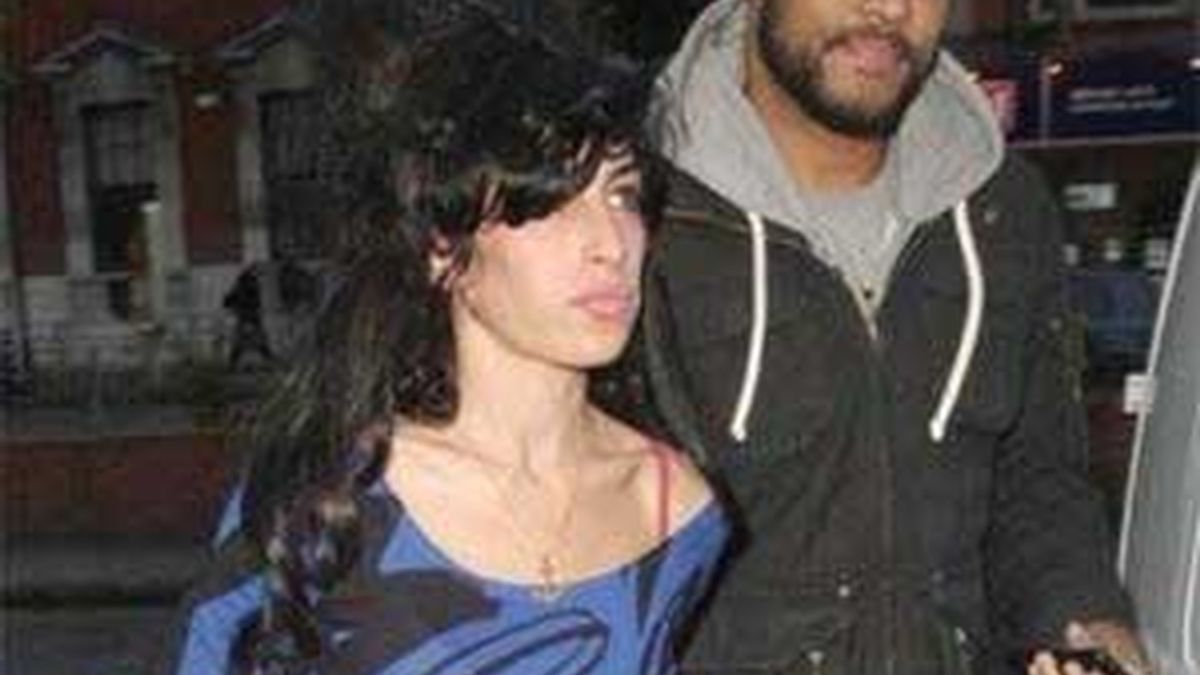 Amy con su novio 'secreto', Monk. Foto: Contactmusic.com