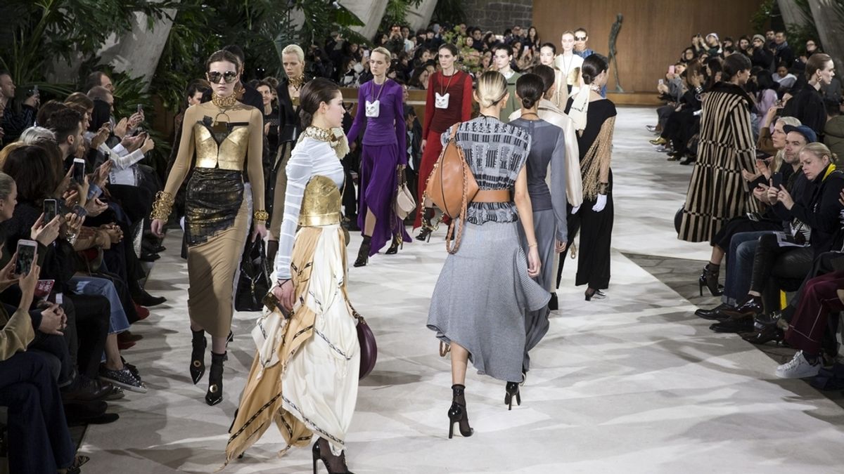 Loewe presenta su nueva colección durante la semana de moda de París