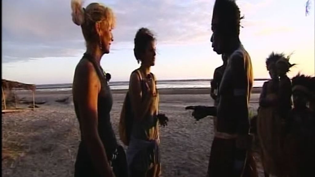 Los kamoro reciben a la familia Segura Romero