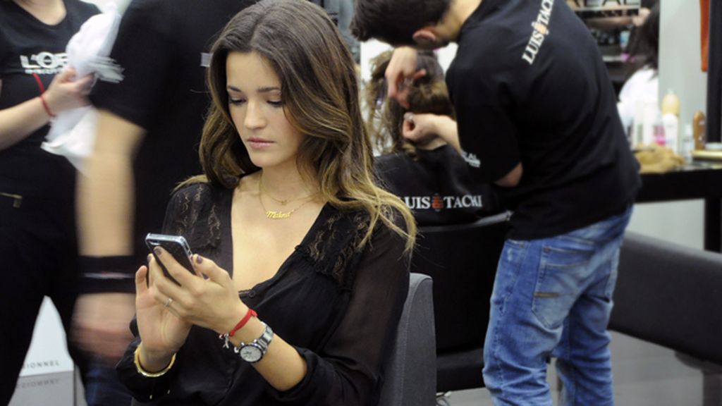 Malena no dejó de tuitear a sus seguidores durante toda la mañana