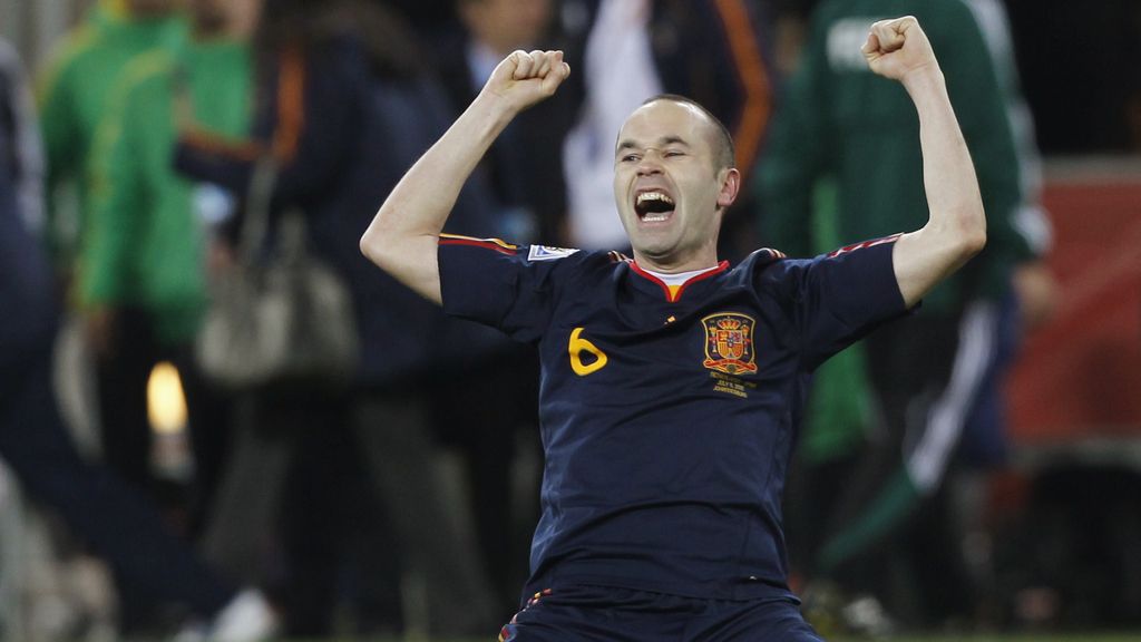 El azul histórico de La Roja eterna