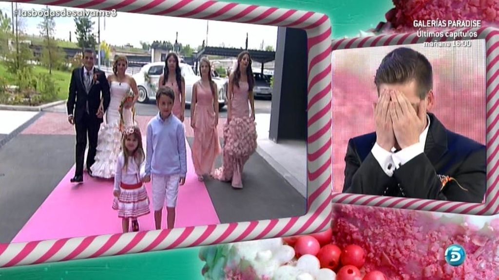 A Antonio se le cae la baba con María