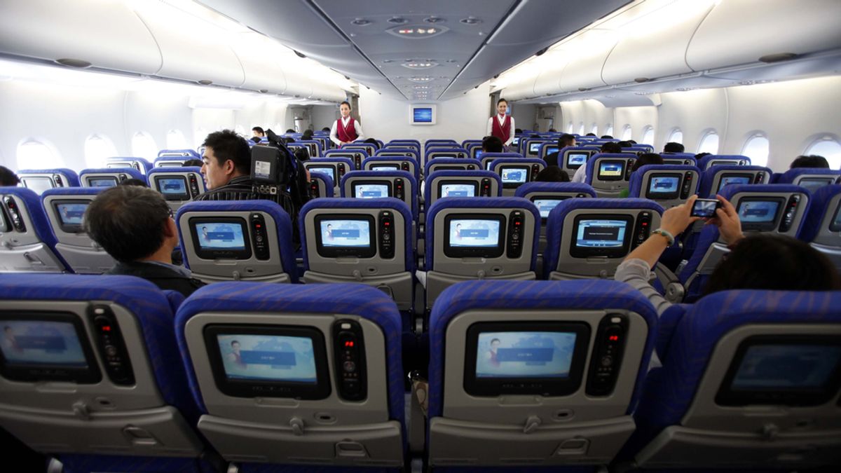 El 70% de los pasajeros reconoce haber usado un dispositivo electrónico durante un vuelo