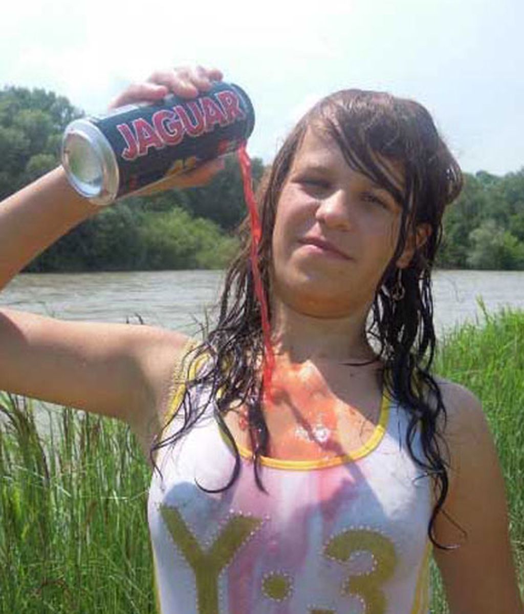 Corazones solitarios en poses imposibles