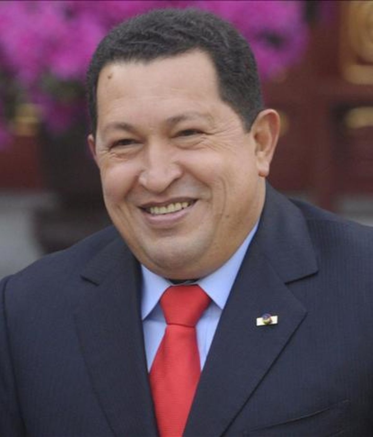 Chávez llegó el viernes a Cuba para hacer una visita, de la que sólo se informó oficialmente de la llegada y la despedida, tras realizar una gira que comenzó en Qatar y siguió por Irán, Japón y China. EFE/Archivo