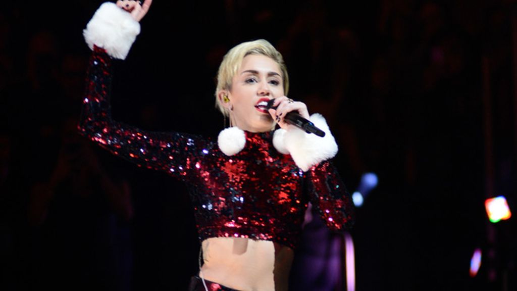 Miley enciende la Navidad con otro 'twerking'