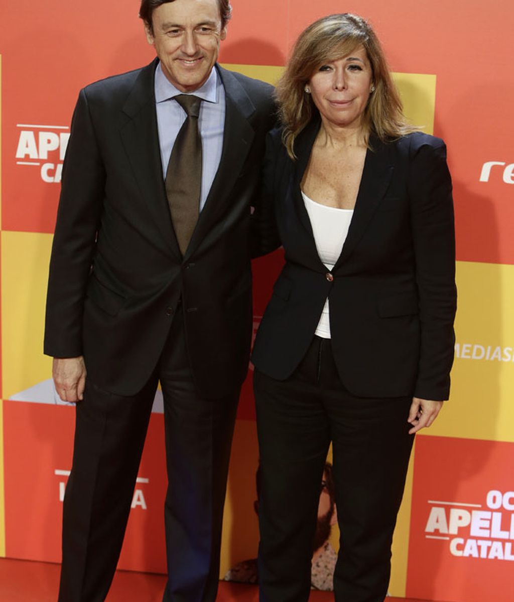 Pablo Iglesias, Carmena, Villacís... políticos en la premiere de 'Ocho apellidos catalanes'