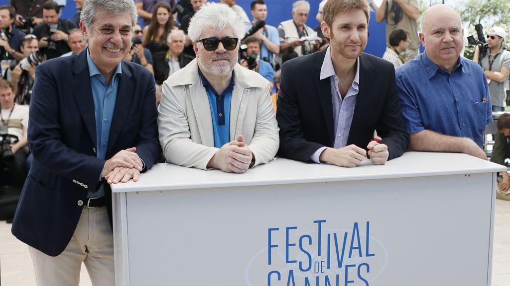 Pedro Almodóvar, en Cannes, como productor