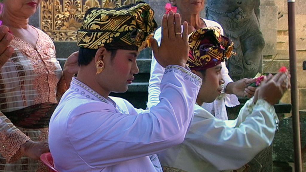 Las mejores fotos de una boda balinesa con 'Callejeros Viajeros'