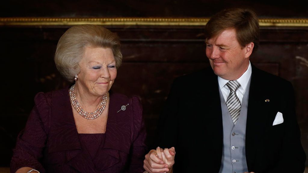 La princesa Beatriz cede el testigo a su hijo Guillermo