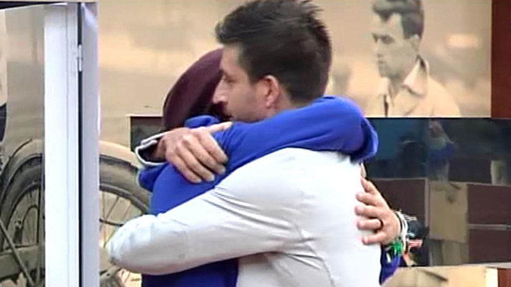 Un abrazo sella el reencuentro de Igor y Kris