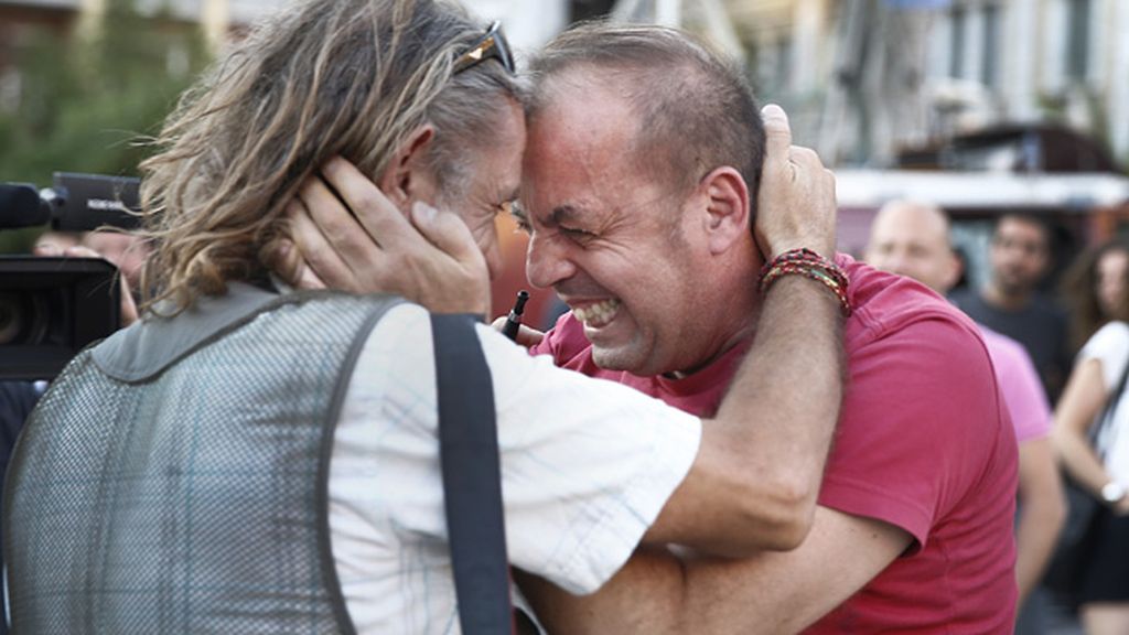 Votantes del 'no' celebran los resultados de las primeras encuestas