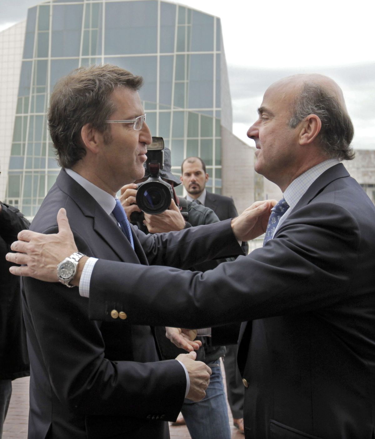 El presidente de la Xunta, Alberto Núñez Feijóo recibe al ministro de Economía, Luis de Guindos