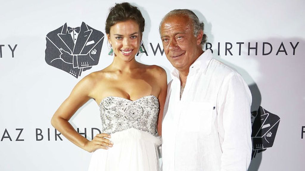 Irina Shayk derrocha glamour en Cerdeña